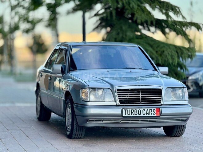 Mercedes E 220-3