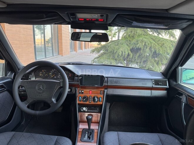 Mercedes E 220-15