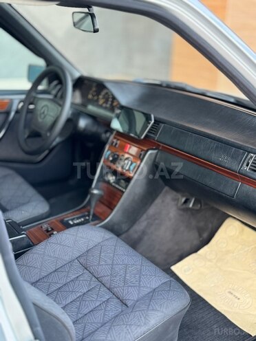 Mercedes E 220-14