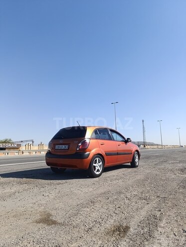 Kia Rio 2006, 380,000 km - 1.5 l - Salyan