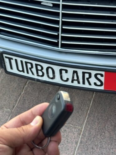 Mercedes E 220-22