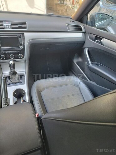 Volkswagen Passat 2013, 243,000 km - 2.5 l - Bakı