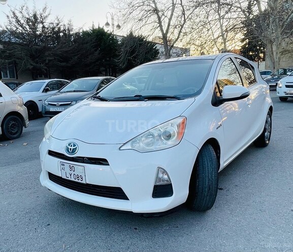 Toyota Prius C 2013, 270,000 km - 1.5 l - Bakı
