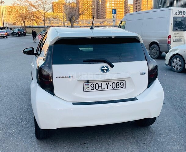 Toyota Prius C 2013, 270,000 km - 1.5 l - Bakı