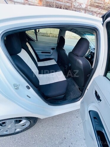 Toyota Prius C 2013, 270,000 km - 1.5 l - Bakı