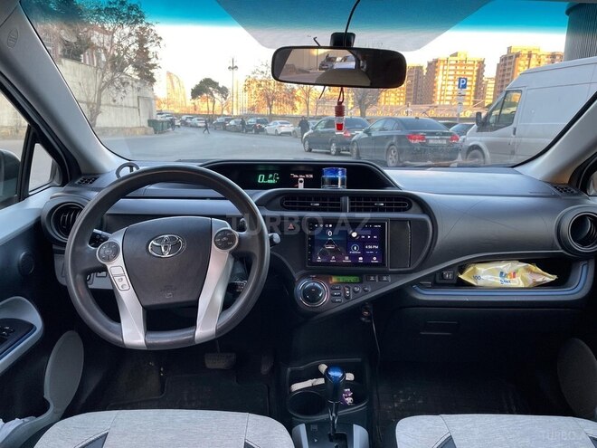 Toyota Prius C 2013, 270,000 km - 1.5 l - Bakı