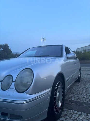 Mercedes E 220 d 2000, 331,000 km - 2.2 l - Tovuz