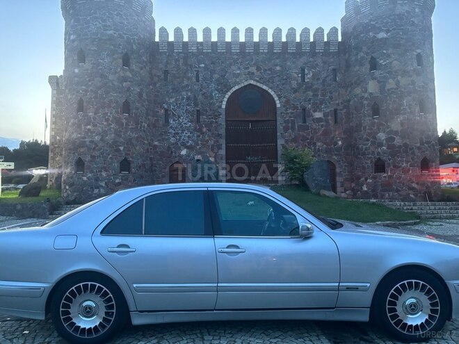 Mercedes E 220 d 2000, 331,000 km - 2.2 l - Tovuz