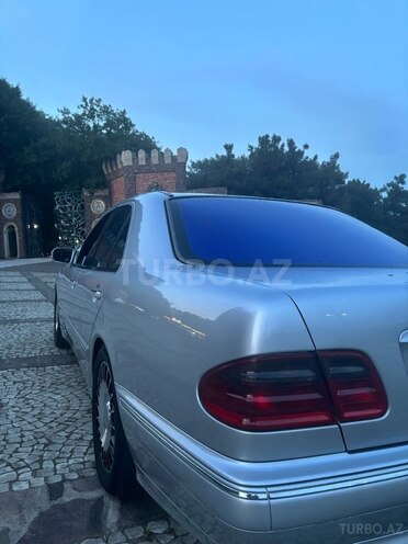 Mercedes E 220 d 2000, 331,000 km - 2.2 l - Tovuz