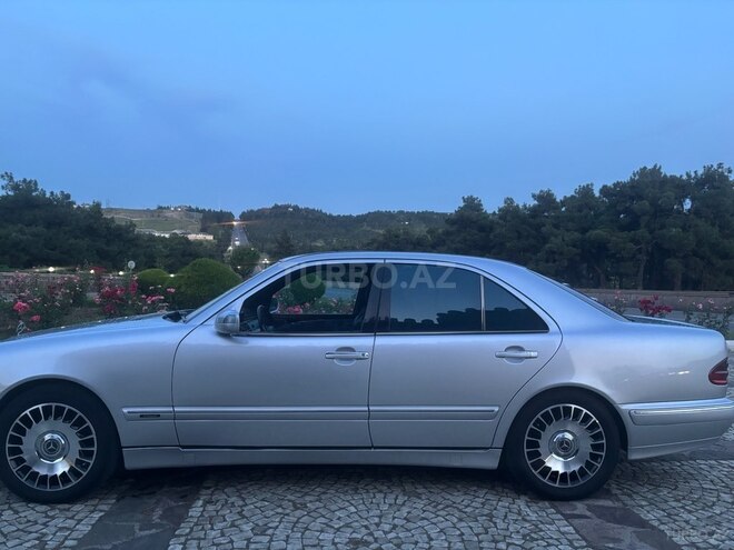 Mercedes E 220 d 2000, 331,000 km - 2.2 l - Tovuz