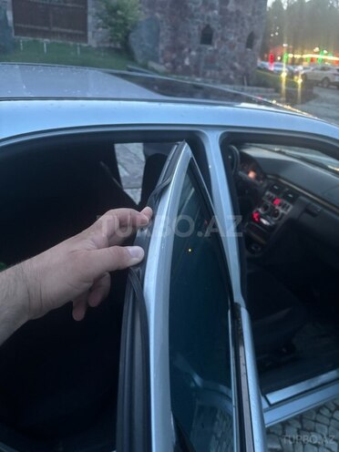 Mercedes E 220 d 2000, 331,000 km - 2.2 l - Tovuz