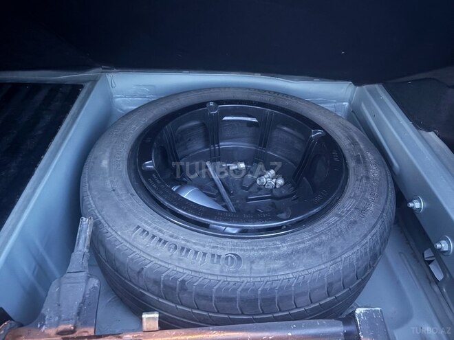 Mercedes E 220 d 2000, 331,000 km - 2.2 l - Tovuz