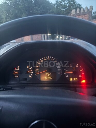 Mercedes E 220 d 2000, 331,000 km - 2.2 l - Tovuz