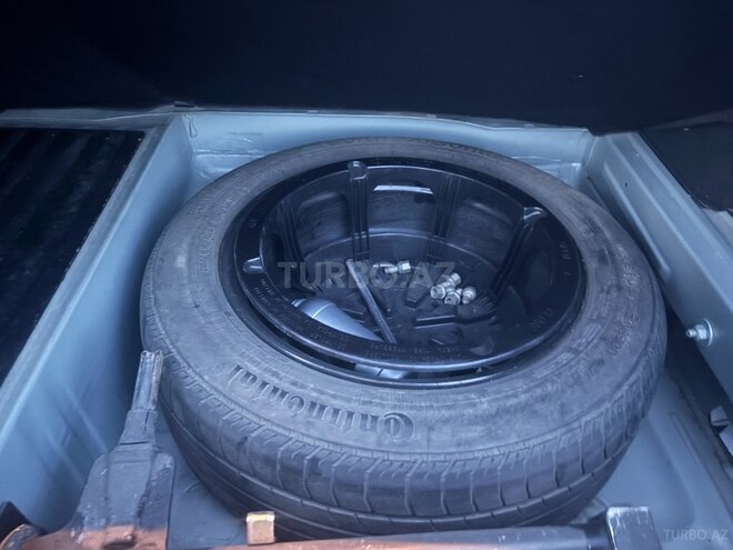 Mercedes E 220 d 2000, 331,000 km - 2.2 l - Tovuz
