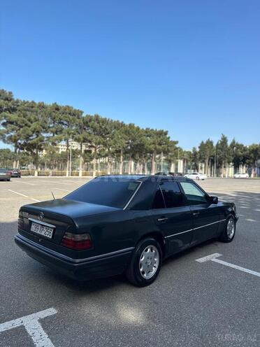 Mercedes E 220 1994, 345,000 km - 2.2 l - Sumqayıt