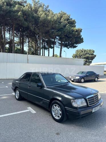Mercedes E 220 1994, 345,000 km - 2.2 l - Sumqayıt