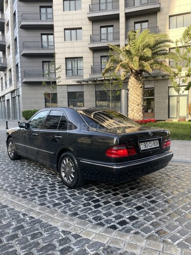 Mercedes E 240 2000, 266,161 km - 2.6 л - Bakı