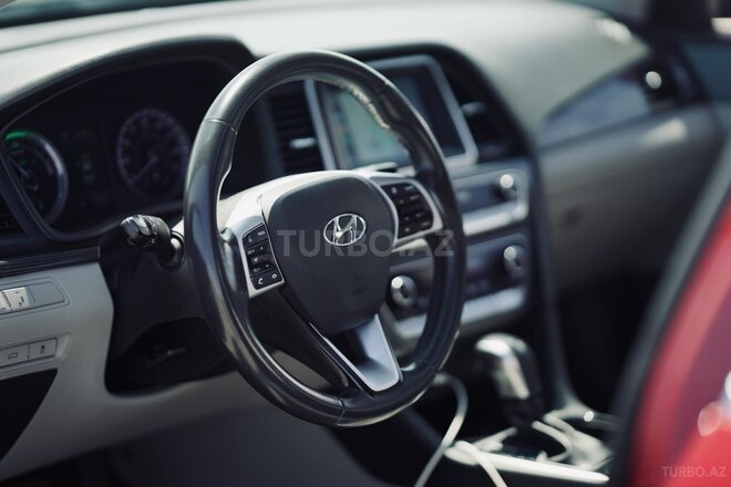 Hyundai Sonata-4