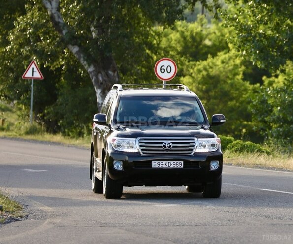Toyota Land Cruiser 2013, 178,000 km - 4.6 л - Qax