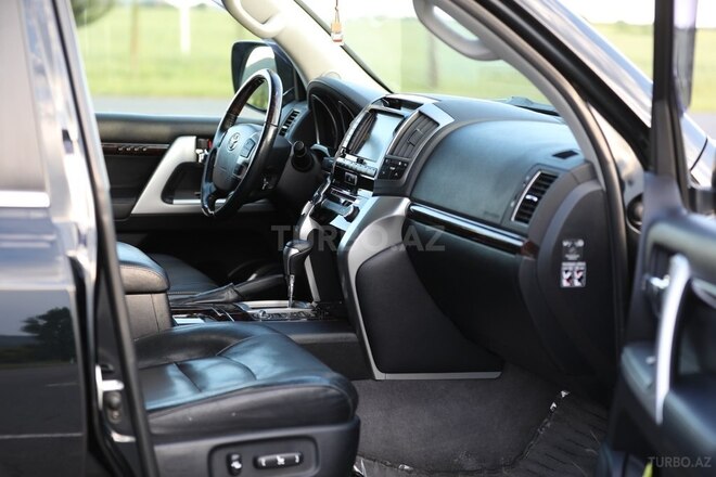 Toyota Land Cruiser 2013, 178,000 km - 4.6 л - Qax