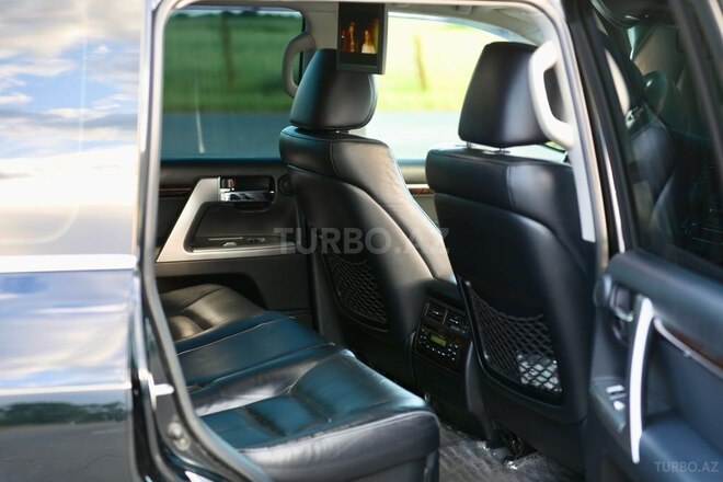 Toyota Land Cruiser 2013, 178,000 km - 4.6 л - Qax