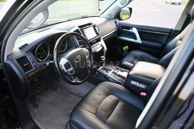Toyota Land Cruiser 2013, 178,000 km - 4.6 л - Qax