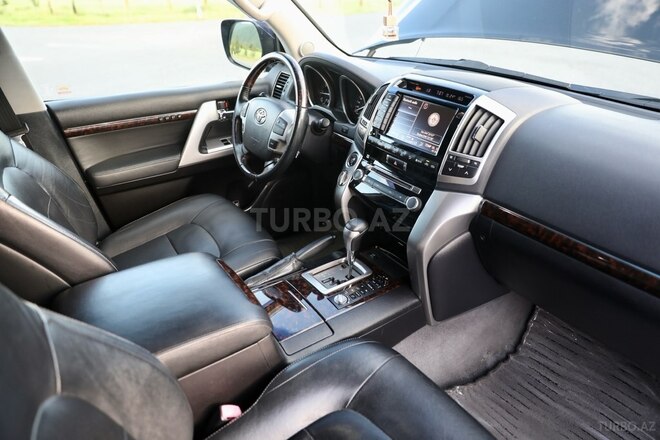 Toyota Land Cruiser 2013, 178,000 km - 4.6 л - Qax