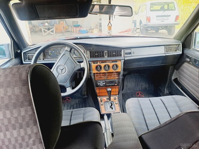 Mercedes 190 1993, 99,600 km - 2.0 л - Beyləqan
