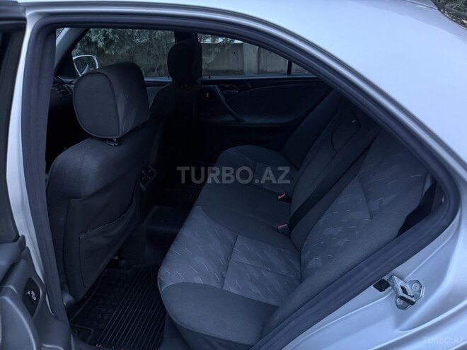 Mercedes E 280 2000, 293,000 km - 2.8 l - Gəncə