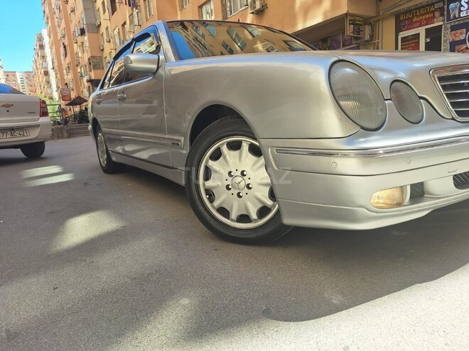 Mercedes E 220 d 2001, 438,000 km - 2.2 l - Bakı