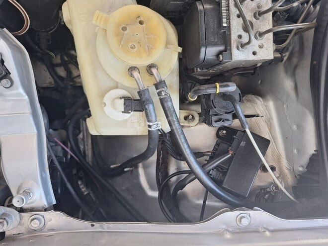 Mercedes E 220 d 2001, 438,000 km - 2.2 l - Bakı