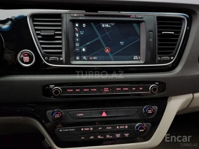 Kia Carnival-9