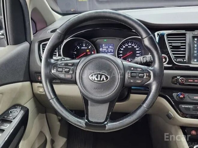Kia Carnival-10