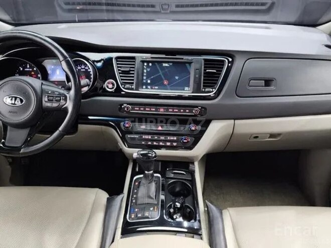 Kia Carnival-14