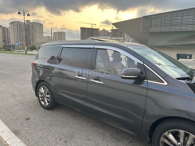 Kia Carnival-18