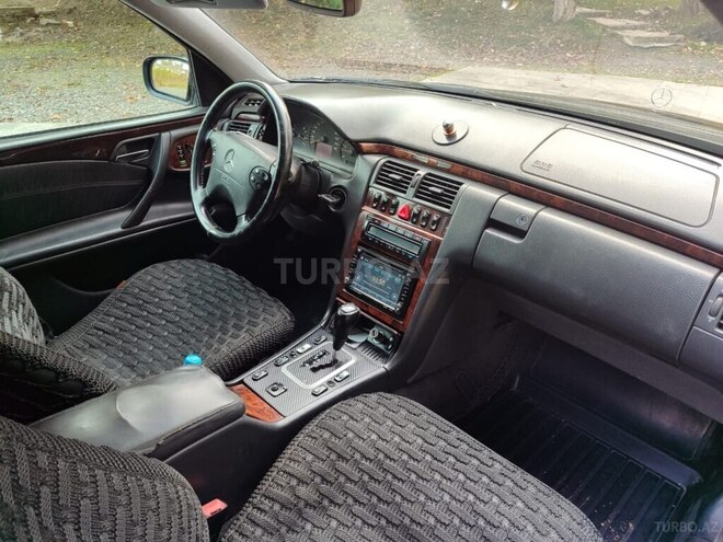 Mercedes E 270 2000, 200,000 km - 2.7 l - Ağdam