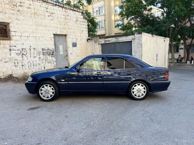 Mercedes C 220 d 1999, 412,500 km - 2.2 l - Bakı