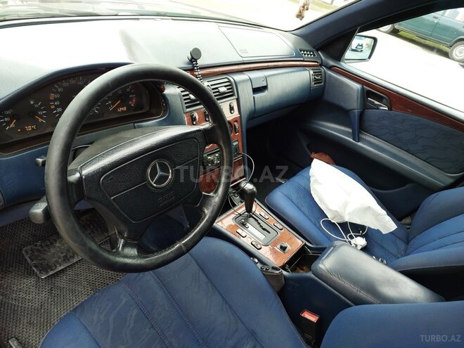 Mercedes E 230 1995, 382,000 km - 2.3 l - Bərdə