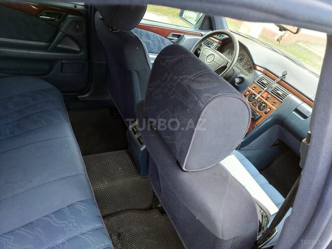 Mercedes E 230 1995, 382,000 km - 2.3 l - Bərdə