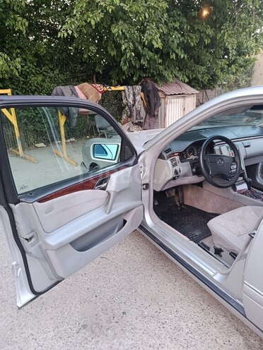 Mercedes E 240 1999, 311,403 km - 2.4 l - Şirvan