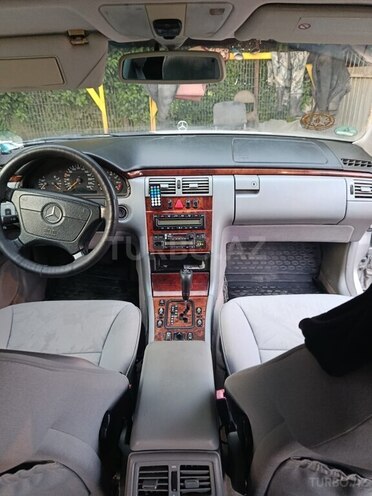 Mercedes E 240 1999, 311,403 km - 2.4 l - Şirvan