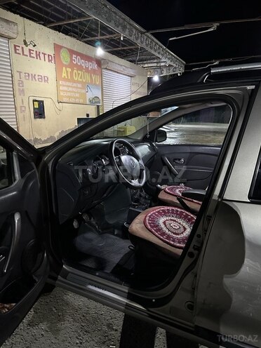 Renault Logan 2014, 999,999 km - 1.6 l - Bakı