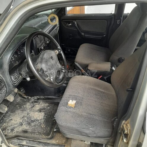 GAZ 3110 2003, 165,000 km - 2.4 l - Saatlı