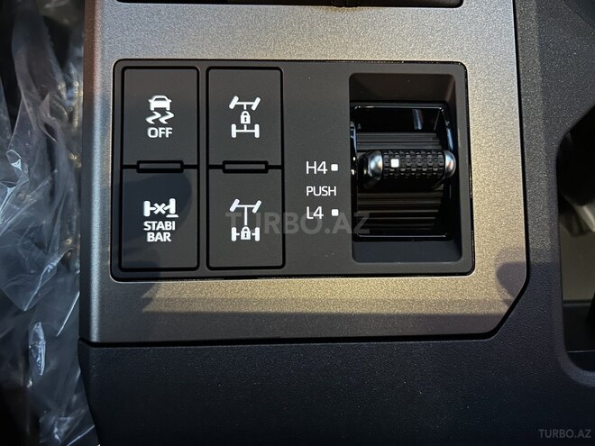 Toyota Land Cruiser Prado-13