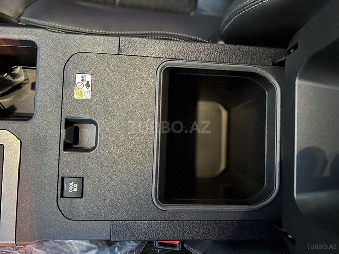 Toyota Land Cruiser Prado-19