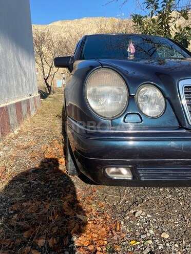 Mercedes E 230 1997, 280,530 km - 2.3 l - Mingəçevir