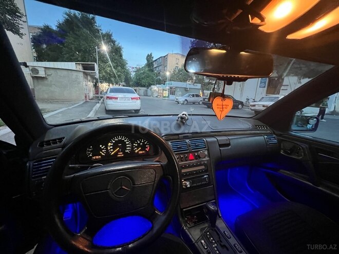 Mercedes E 230 1997, 280,530 km - 2.3 l - Mingəçevir