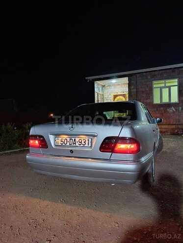 Mercedes E 240 1999, 430,000 km - 2.4 l - Masallı