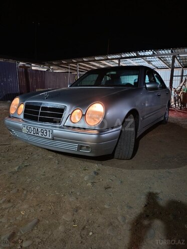Mercedes E 240 1999, 430,000 km - 2.4 l - Masallı