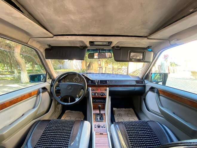 Mercedes E 220 1994, 350,866 km - 2.2 l - Bakı